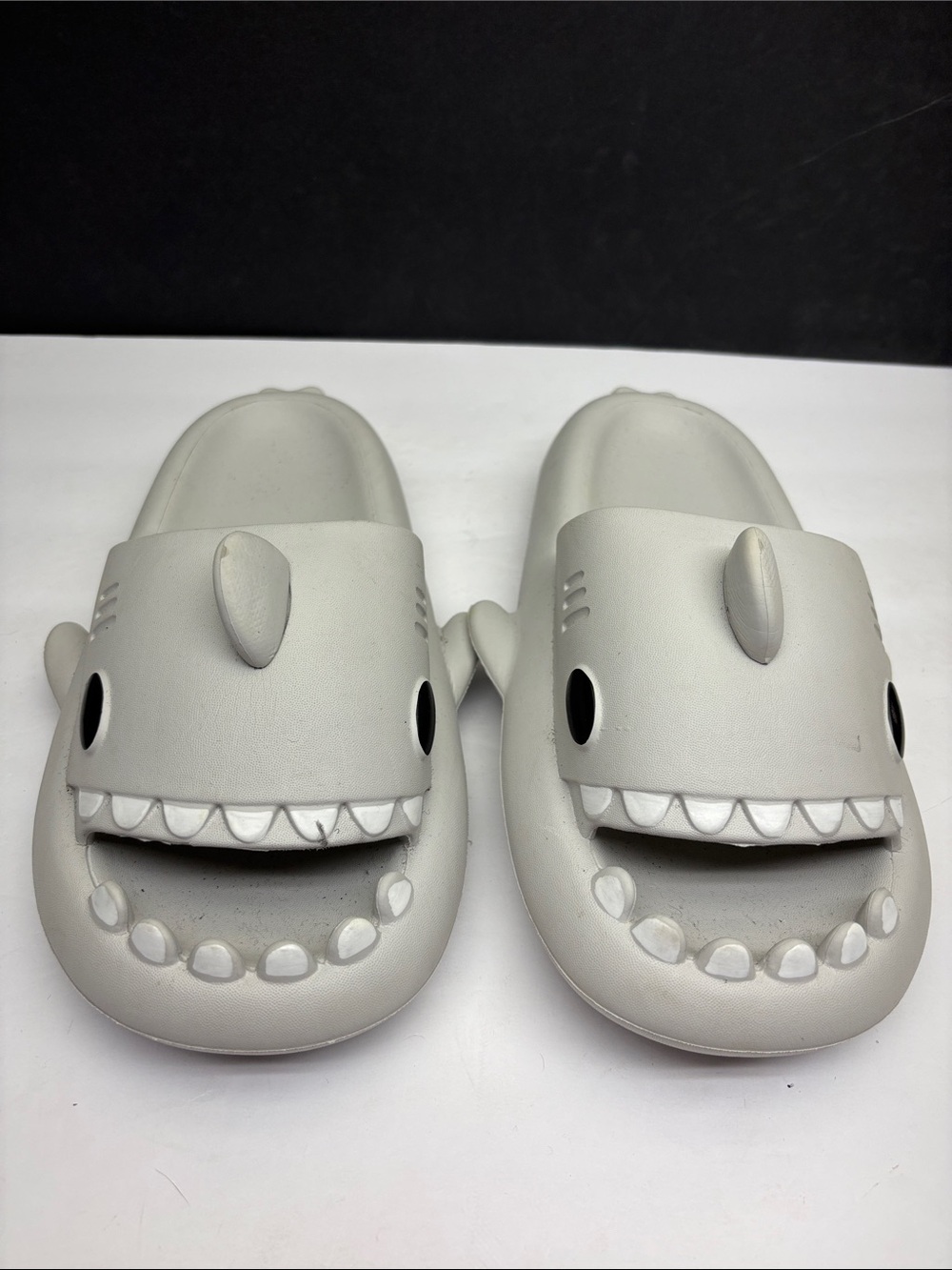 Shark Slip-On men’s Sandals in Light Gray, SZ 44-45